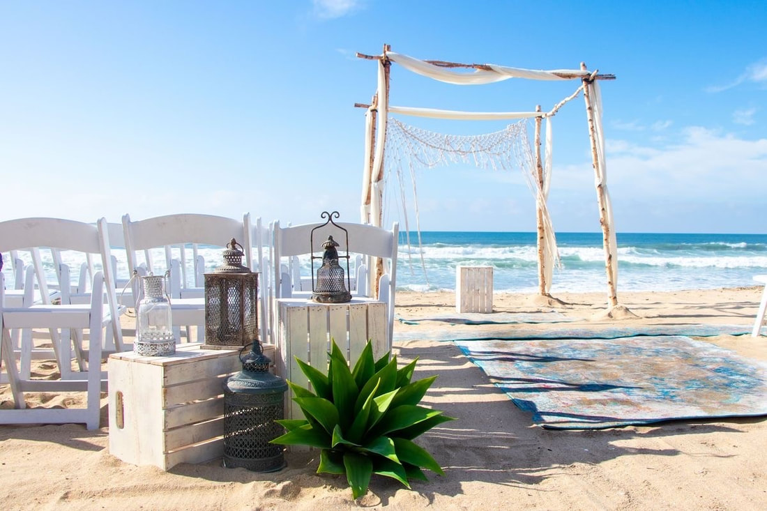 Near the famous Hotel Del Coronado, our South Beach venue is one of the most beautiful beach wedding locations San Diego has to offer.