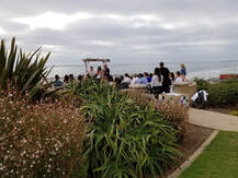 The Moonlight Beach Overlook in Encinitas is a semi-private venue that provides a gorgeous setting for your wedding by the sea.
