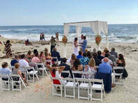 If you want your toes in the sand during your wedding, Windansea Beach in La Jolla is a great beach wedding location.